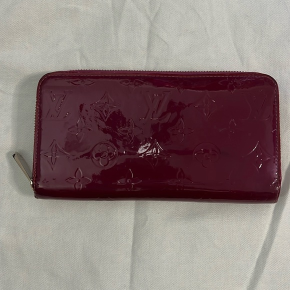 Authentic Preloved Louis Vuitton Vernis Zippy Wallet - Picture 1 of 6